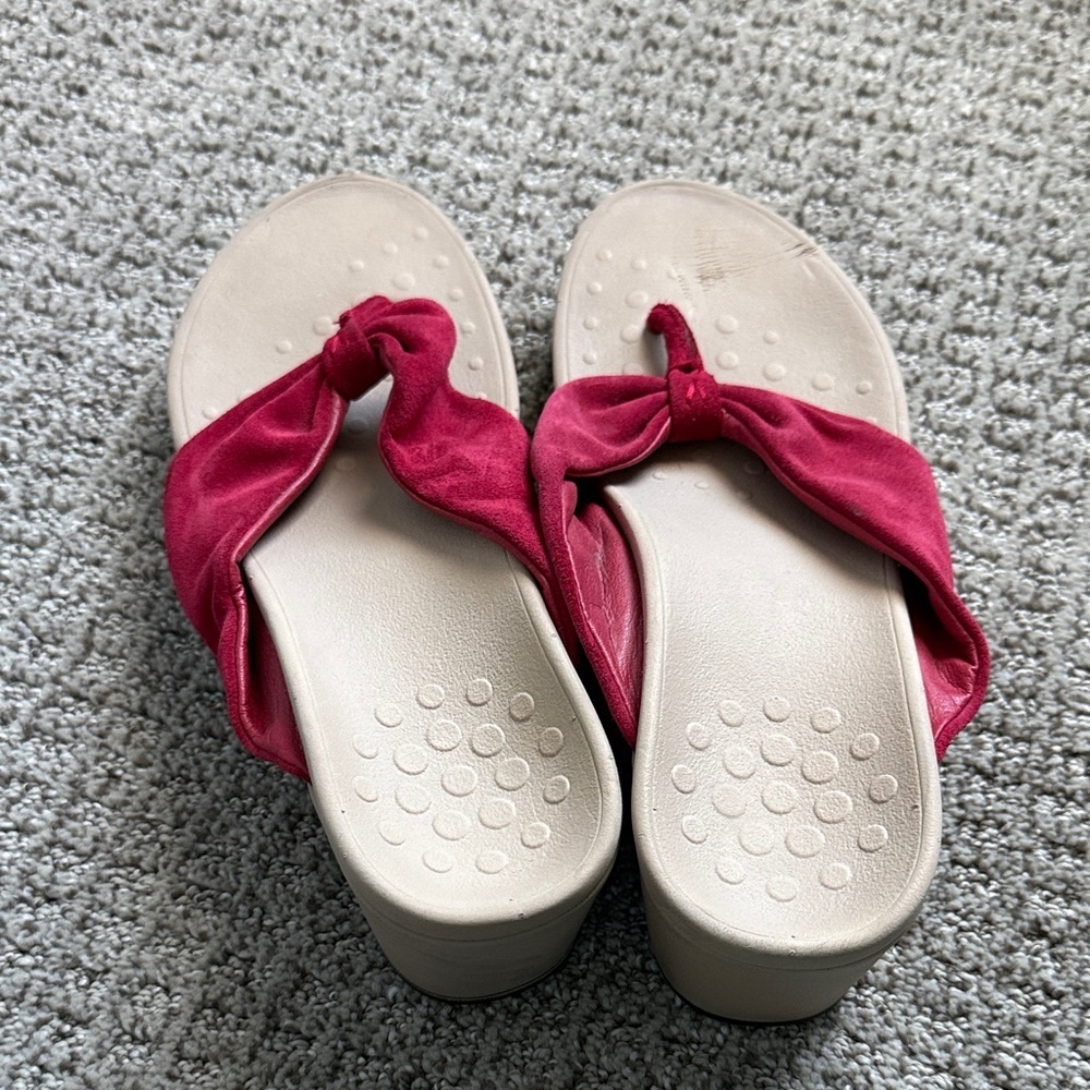 Vionic Women's Sandals with Pink Straps